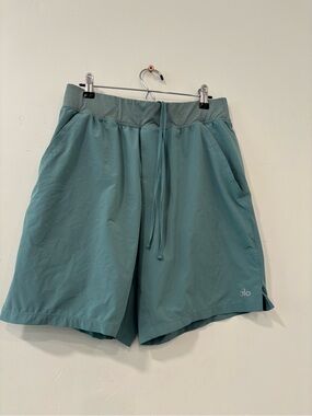 ALO Yoga | Shorts | Alo Yoga 5 Repetition Short | Poshmark